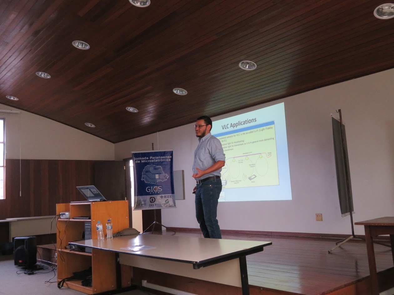 Prof. Cesar A. Azurdia Meza (Universidad de Chile) apresentou a palestra "LiFi: Opportunities and Challenges"
