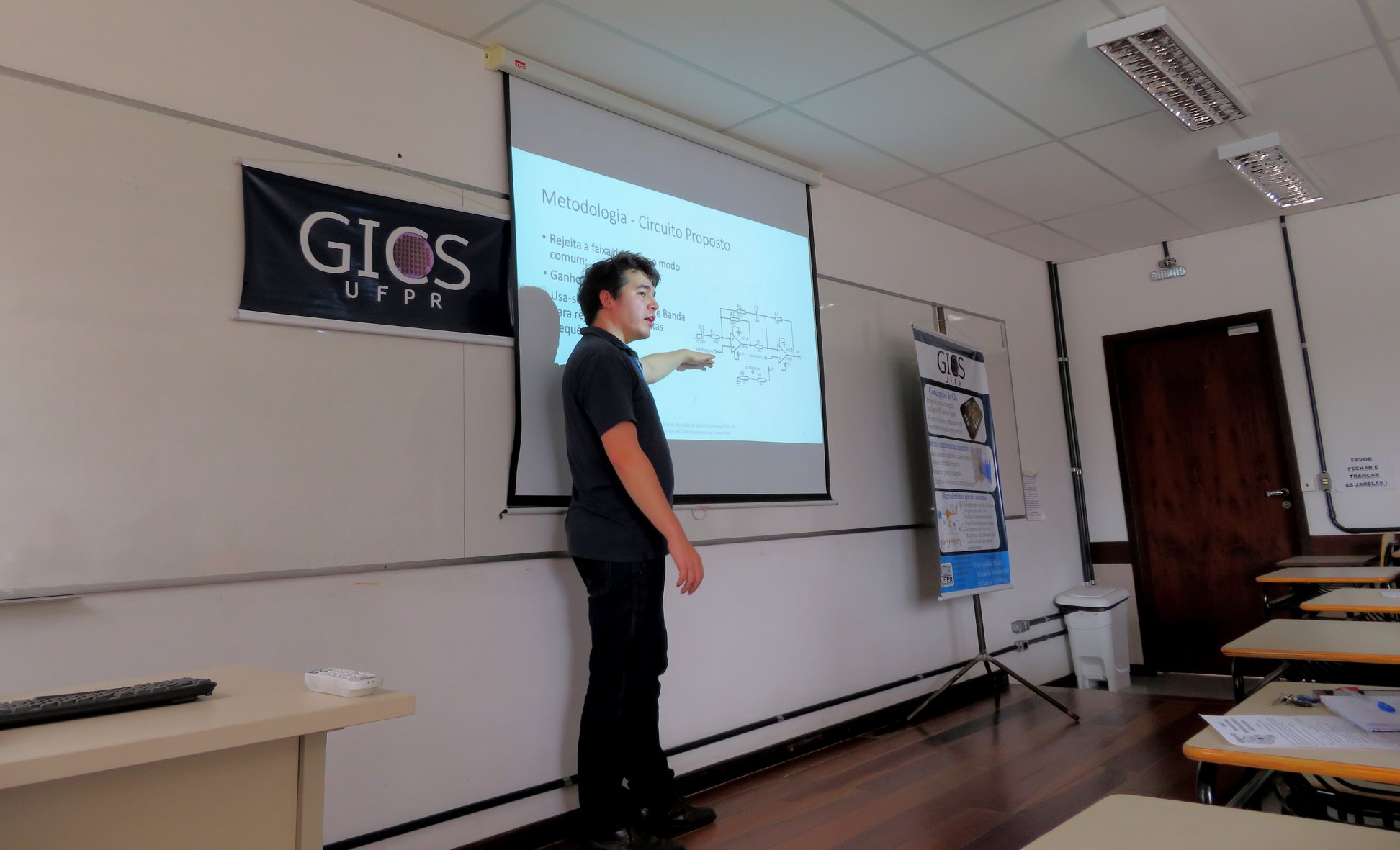 Diogo Miyazaki apresentou o trabalho "Dispositivo de aquisição de sinais eletromiográficos de superfície para monitoramento em tempo real".