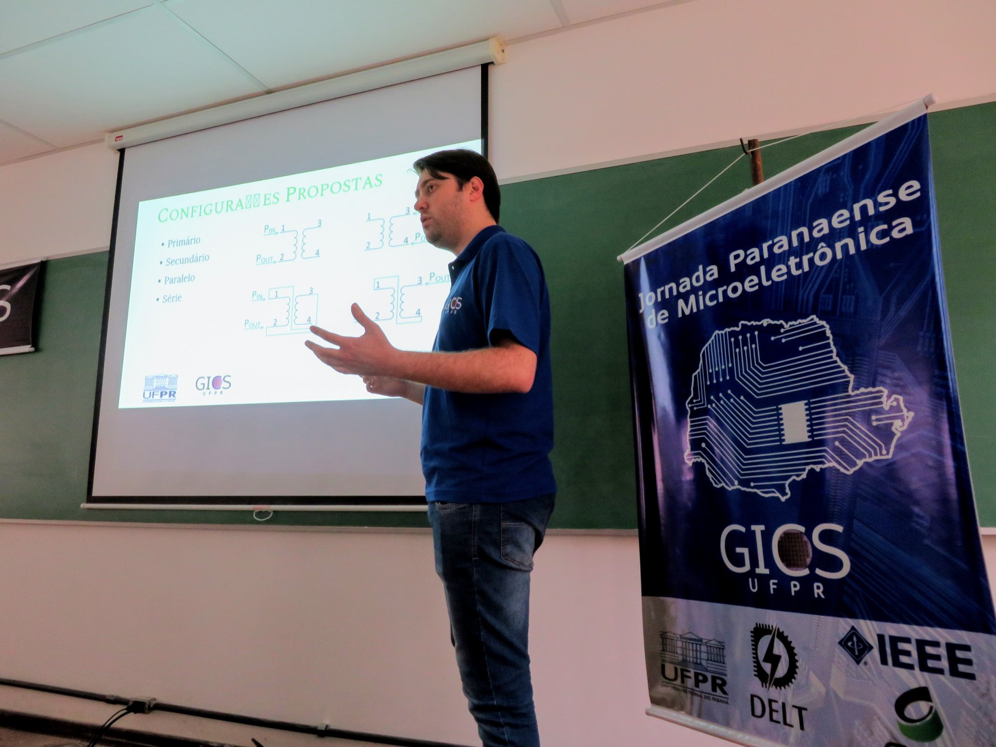 Rodrigo Godinho Silva apresentou o trabalho "Indutâncias a partir de transformadores em tecnologia CMOS".