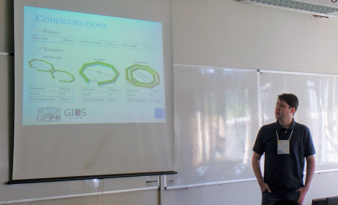 Rodrigo Godinho Silva apresentou o trabalho "Transformers layout configurations analysis through electromagnetic simulations".