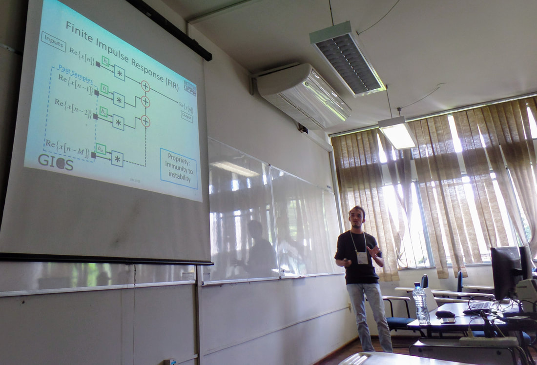 Felipe Schoulten apresentou o trabalho "Fixed-point arithmetic description of limiting and filtering for peak-to-average power ratio reduction".