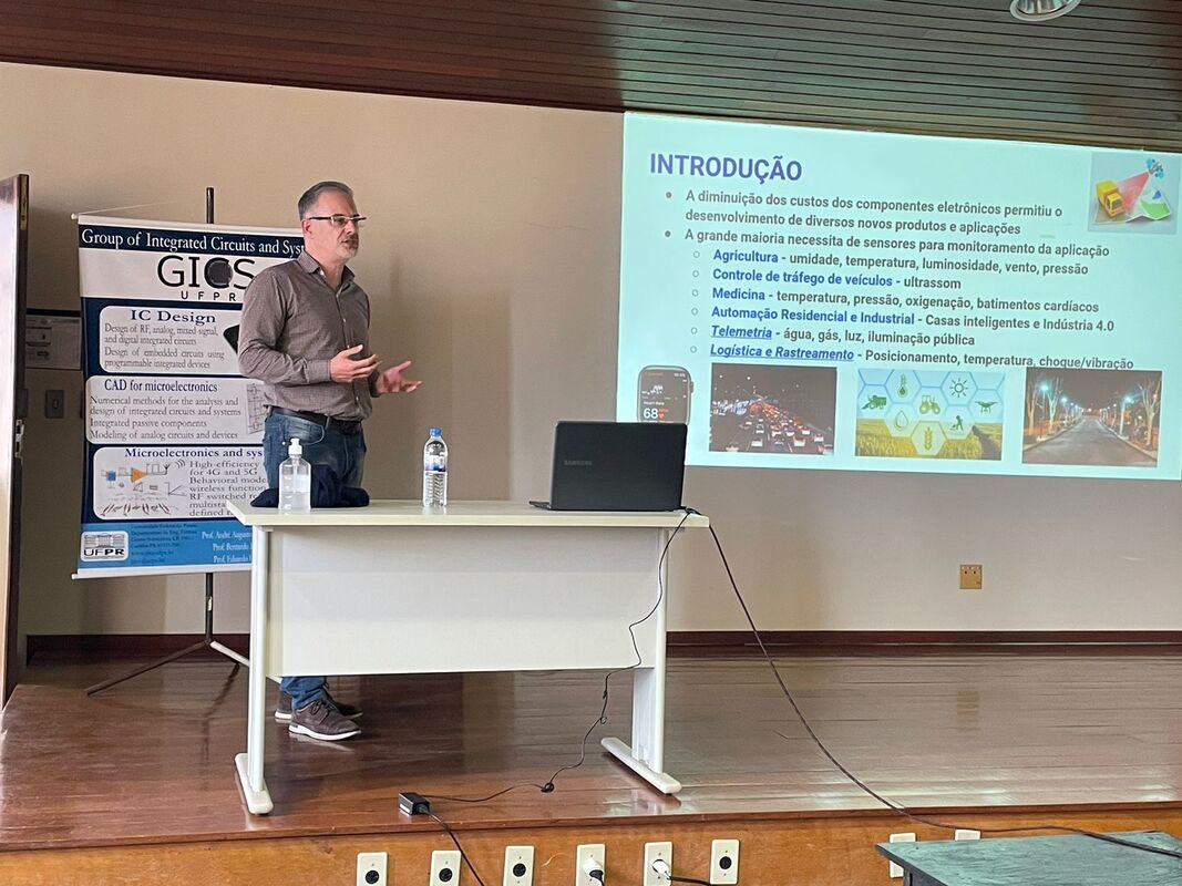Luiz Alberto Pasini Melek (Pumatronix) apresentou a palestra "Protocolos wireless para sensores de baixo consumo: Sigfox, Lora e NB-IOT".