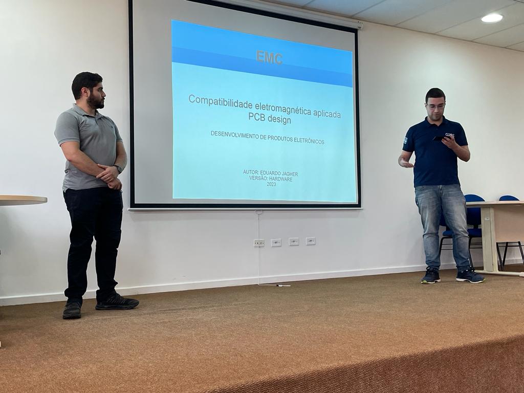 Eduardo Jagher (Jagher Eletrônica) apresentou a palestra "Compatibilidade eletromagnética aplicada - PCB design".